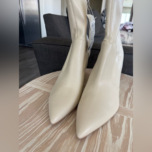 Dolce Vita|Boho Ivory Pointy tall Ankle Boots,Nello fashion boot•••NWT,Size 11 - Picture 3 of 10